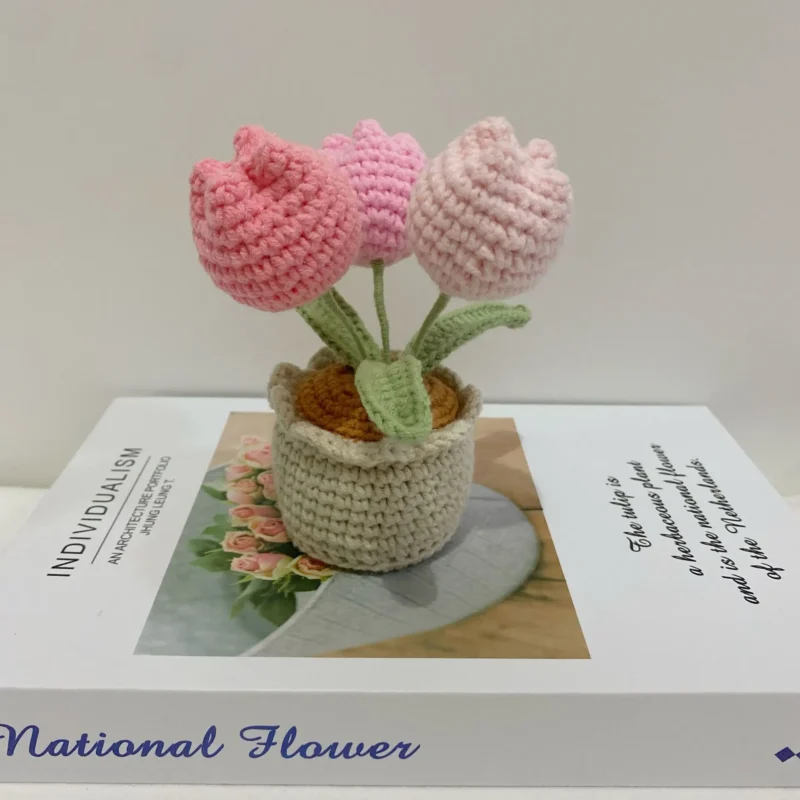 Tulips crochet flowers with potted cute knitted flower tulips artificial palnt easter decoration 2025 office table car decor 3