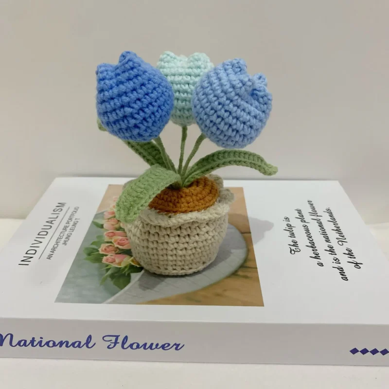 Tulips crochet flowers with potted cute knitted flower tulips artificial palnt easter decoration 2025 office table car decor 4