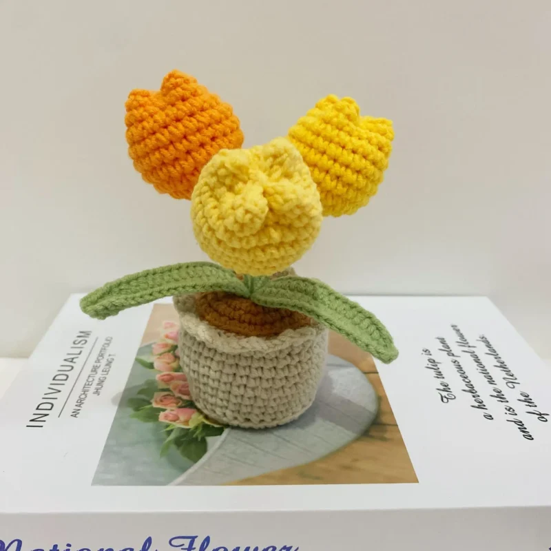 Tulips crochet flowers with potted cute knitted flower tulips artificial palnt easter decoration 2025 office table car decor 6