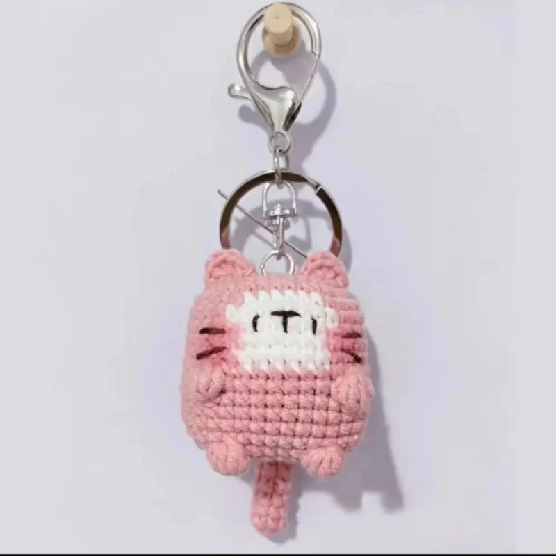 Handmade crochet cat keychains finished knitting animal dolly keyring cartoon cute small cat charms yarn for hook backpack gifts 2