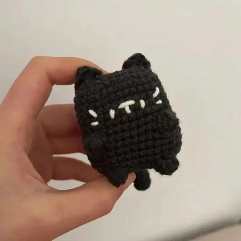 Handmade crochet cat keychains finished knitting animal dolly keyring cartoon cute small cat charms yarn for hook backpack gifts 6