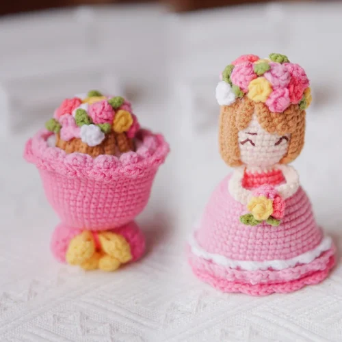 Handmade Crochet Cross-Dressing Bride Doll Finished Knitted Hand Bouquet Crochet Knitted Doll Table Decor Wedding Companion Gift 1 Handmade crochet cross dressing bride doll finished knitted hand bouquet crochet knitted doll table decor wedding companion gift 1