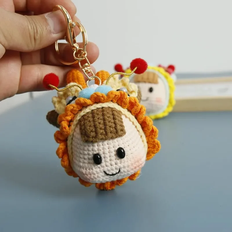 Handgemachte strick puppe schlüssel bund niedlichen garn gemacht chinesische maskottchen tasche anhänger diy hand gewebte mode a 5