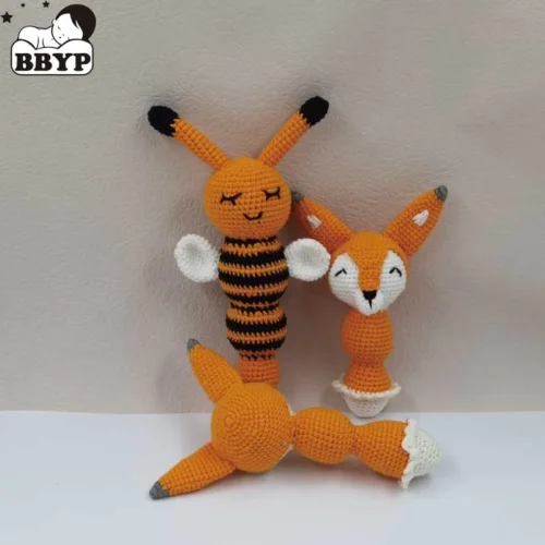 Lovely cartoon fox bee crochet baby rattles baby boys baby girls soft hand bell ring rattle kids toys bed handbells educational 1