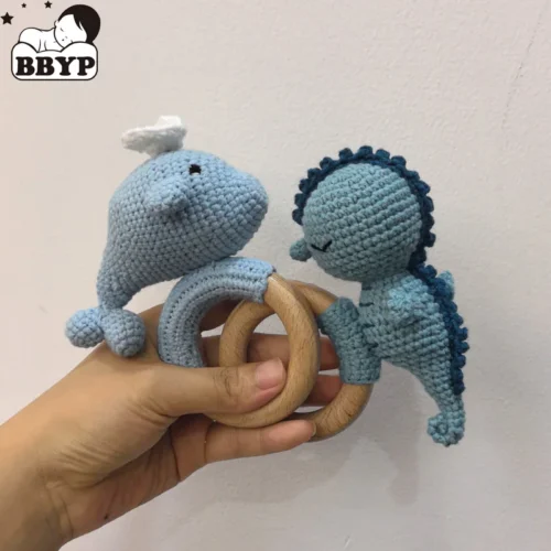 Handmade crochet cartoon whale seahorse animal baby rattle toys safe beech wood newborn handhold teething ring baby teether 1